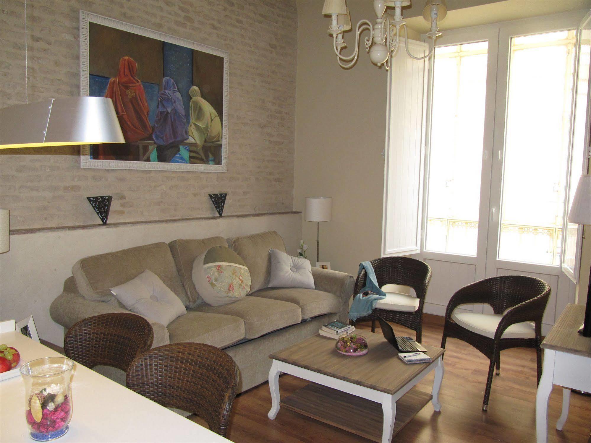 Life Apartments San Vicente إشبيلية المظهر الخارجي الصورة