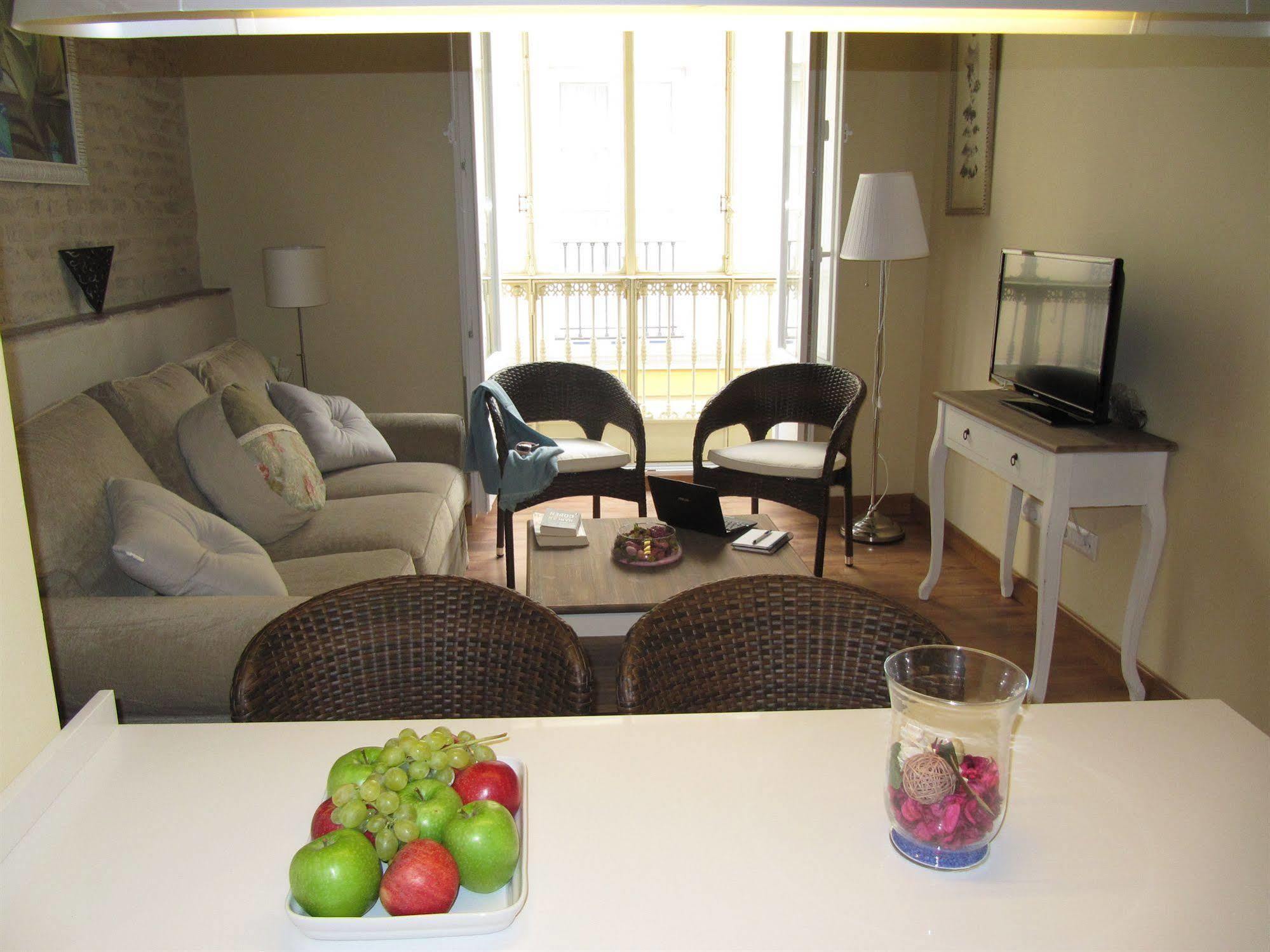 Life Apartments San Vicente إشبيلية المظهر الخارجي الصورة