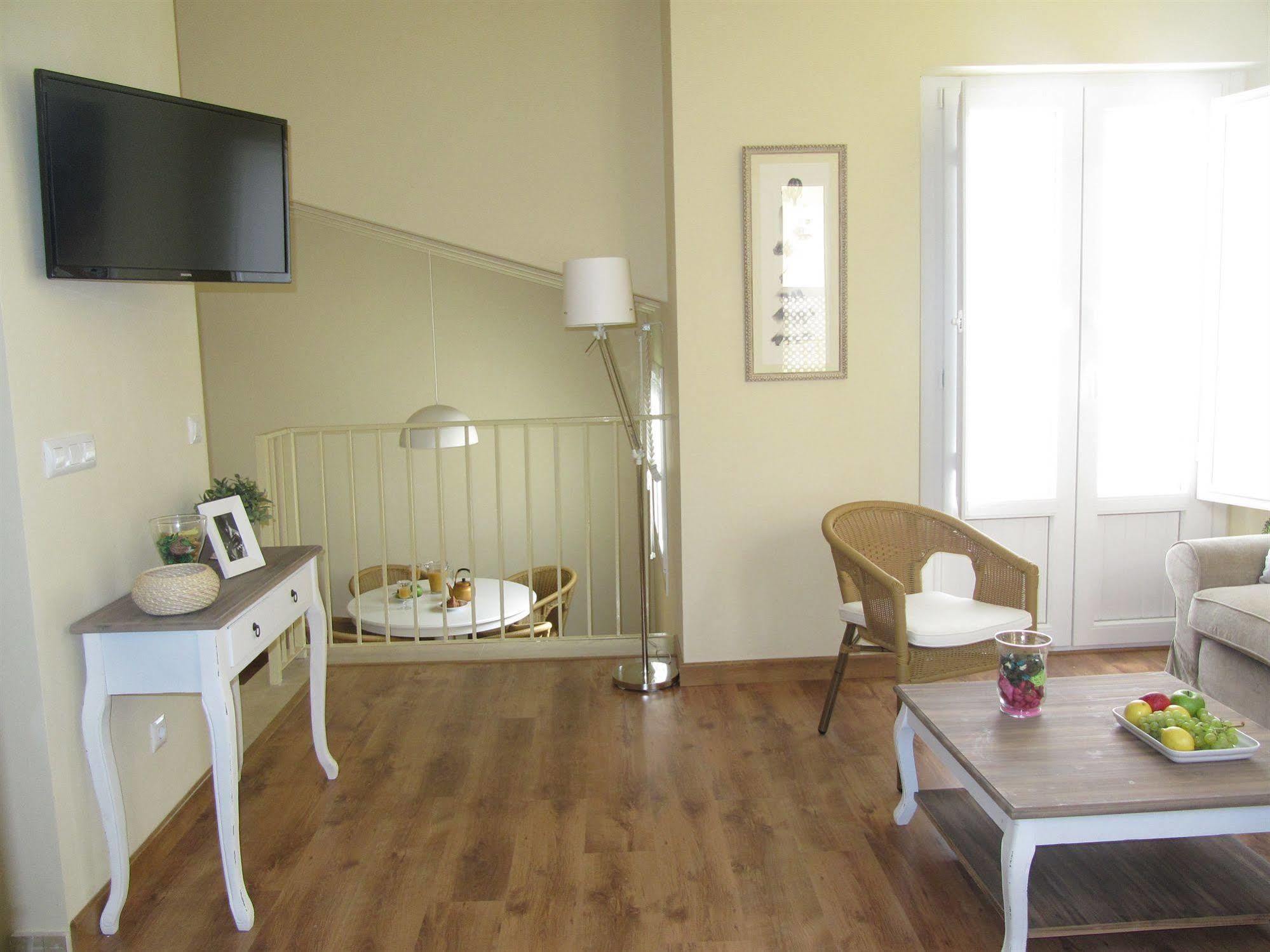 Life Apartments San Vicente إشبيلية المظهر الخارجي الصورة